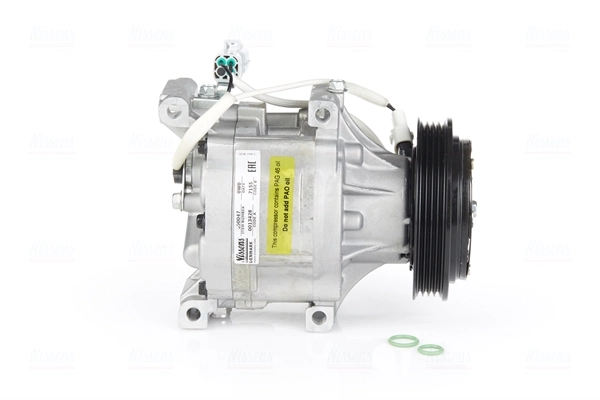 Compressor, air conditioning