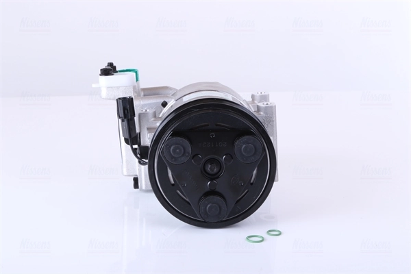 Compressor, air conditioning
