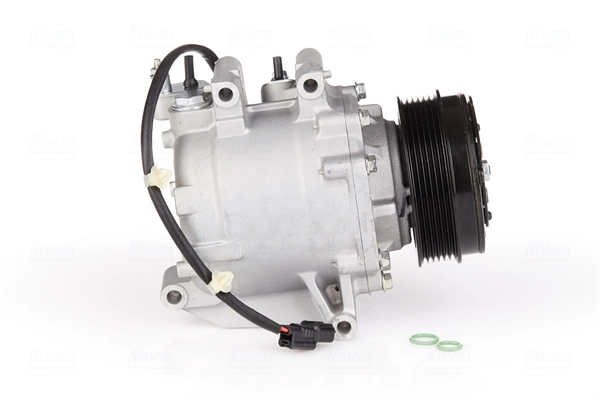 Compressor, air conditioning