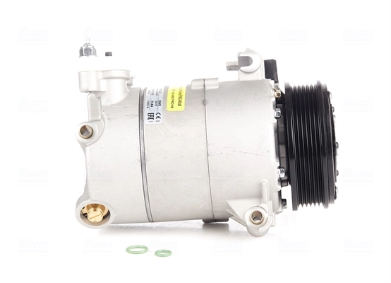 Compressor, air conditioning