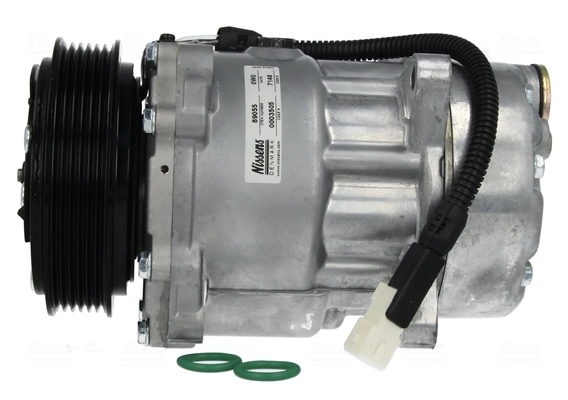 Compressor, air conditioning