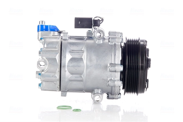 Compressor, air conditioning
