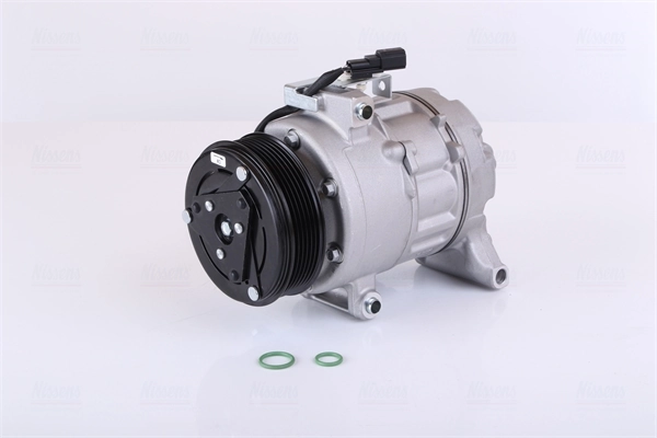 Compressor, air conditioning
