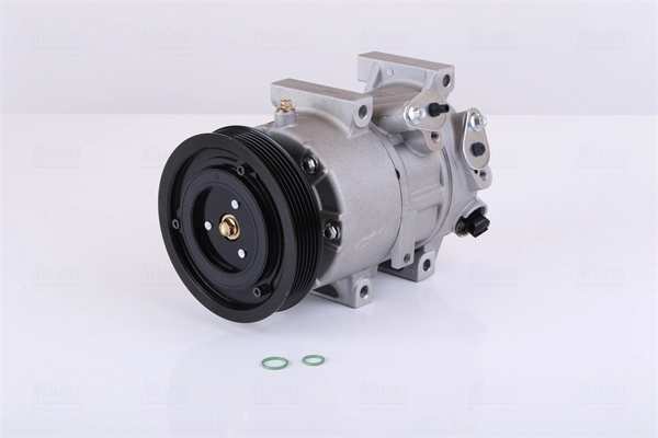 Compressor, air conditioning