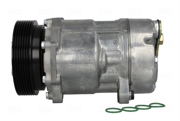 Compressor, air conditioning