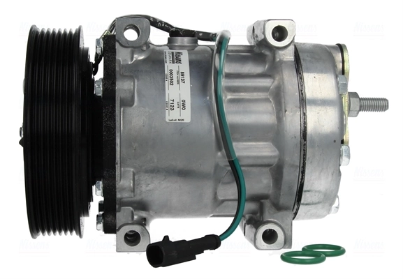 Compressor, air conditioning