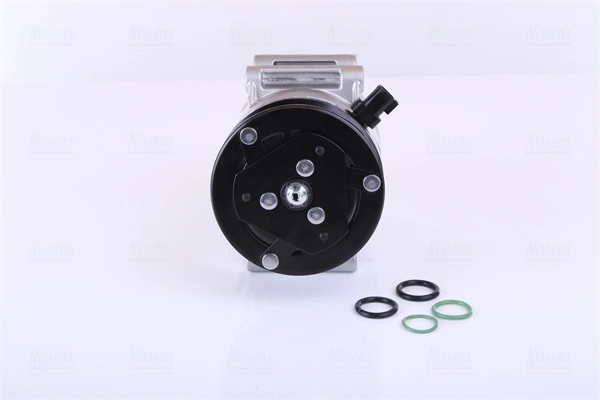 Compressor, air conditioning