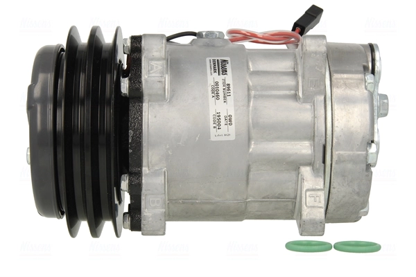 Compressor, air conditioning