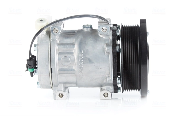 Compressor, air conditioning