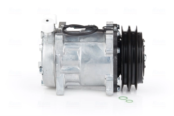 Compressor, air conditioning
