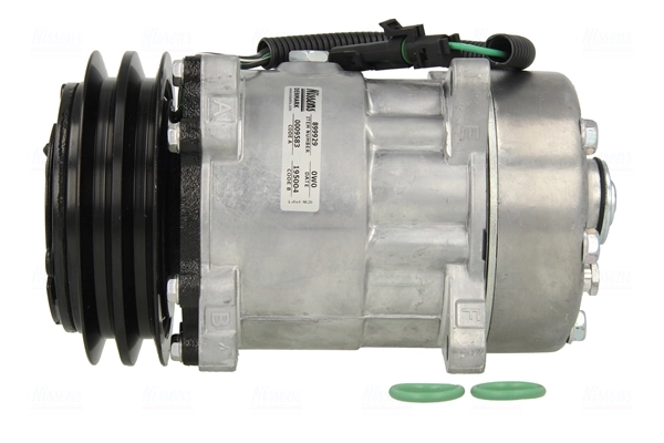 Compressor, air conditioning