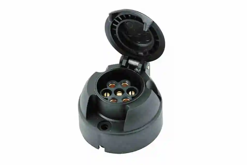Socket Adapter